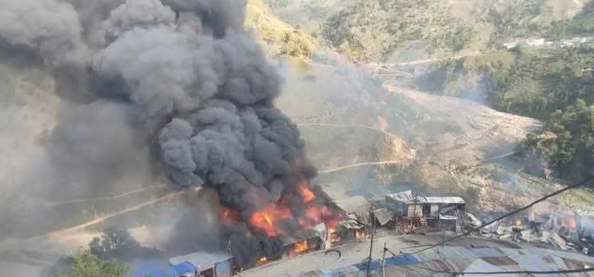 भीषण आगलागीले बाजुराको बाम्का बजारका ४० पसल ध्वस्त