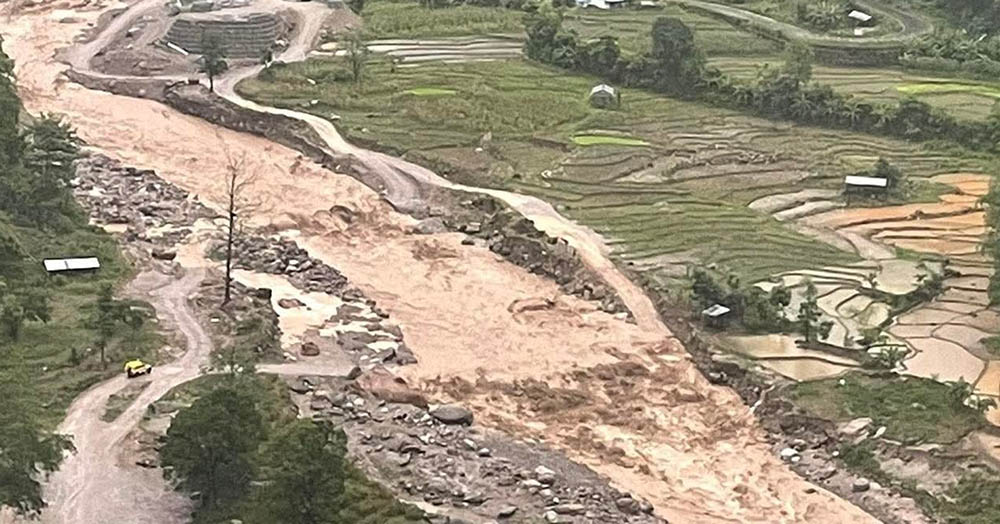 हेवाखोलाले डाईभर्सन बगायो, मेची राजमार्ग अवरुद्ध