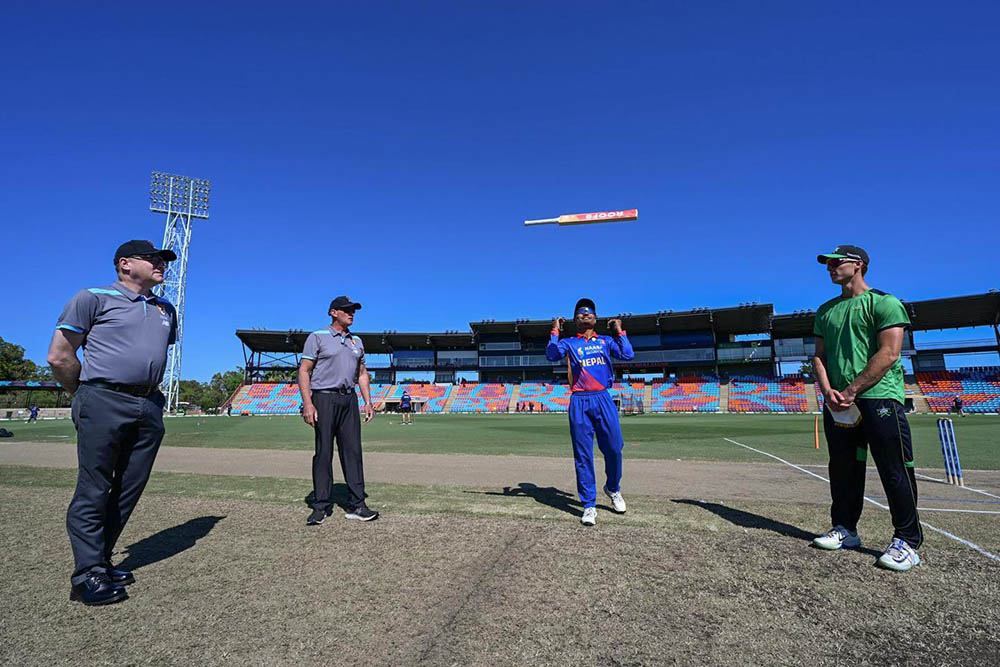 नेपालविरुद्ध मेलबर्न स्टार्सले पहिले ब्याटिङ गर्दै